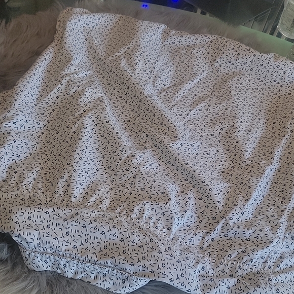 Patterned White Short Sleeve Shirt - Picture 8 of 10